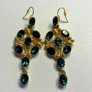 Green stone, dangle earrings. Costume. Like New.